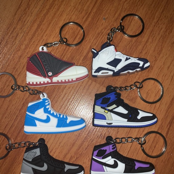 Sneaker Keychains 5 pc. - Picture 6 of 8
